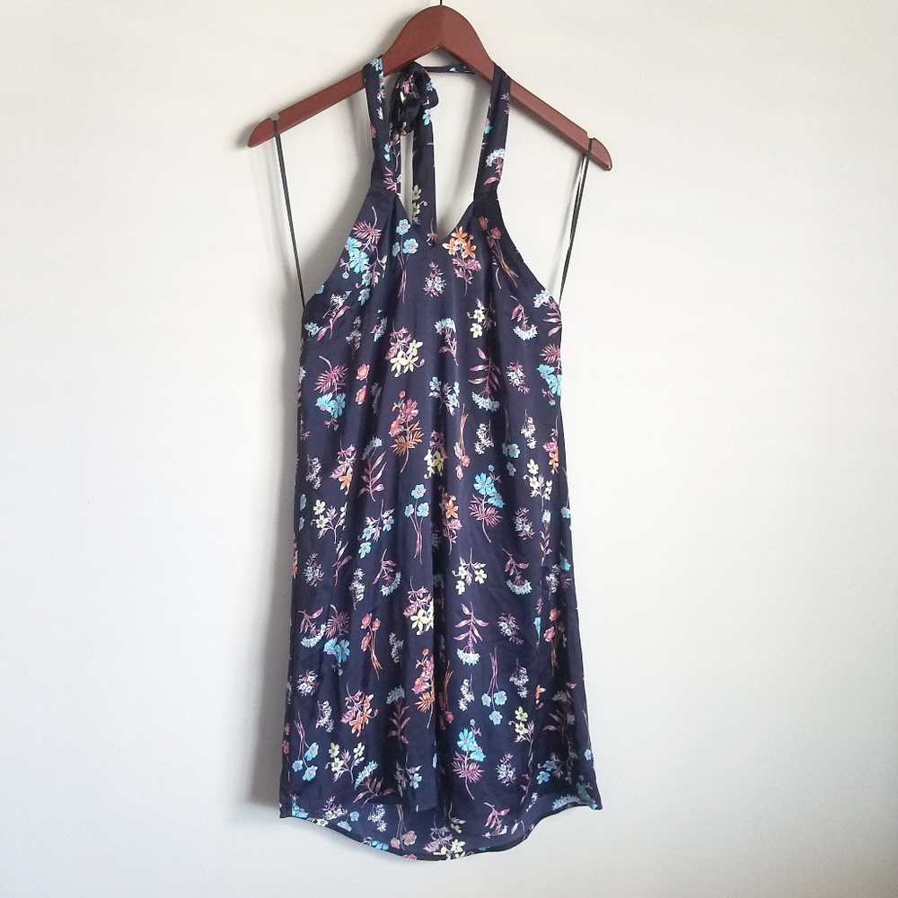 Everly Navy Floral Shift Dress size Small